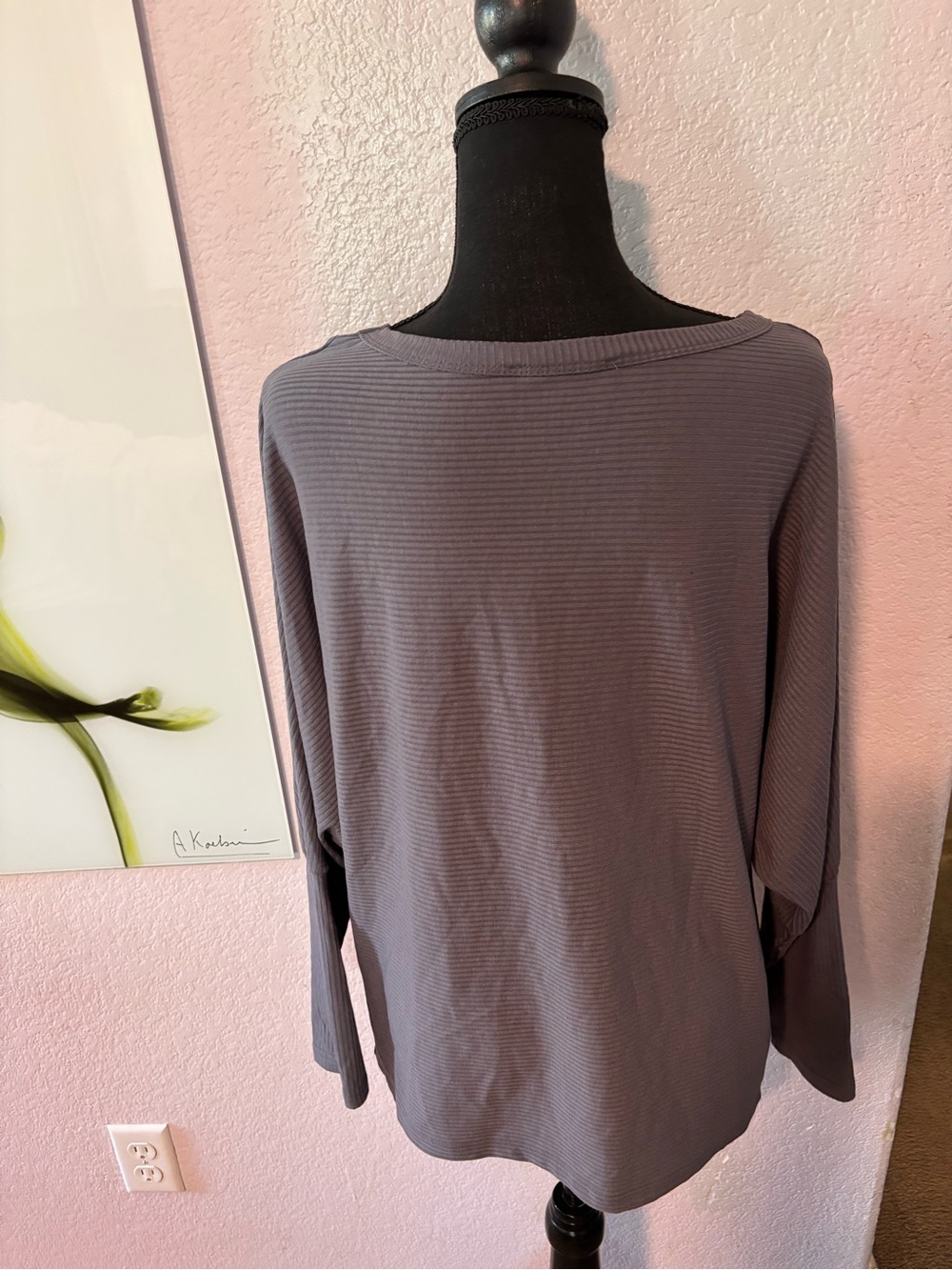 shirt size medium - Picture 3 of 5